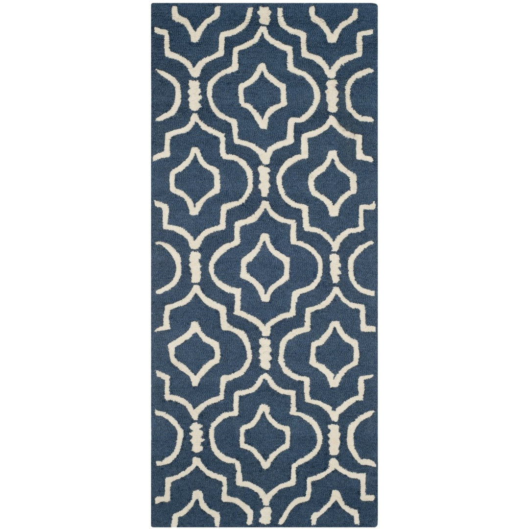 SAFAVIEH Cambridge CAM141G Navy Blue / Ivory Rug Image 5