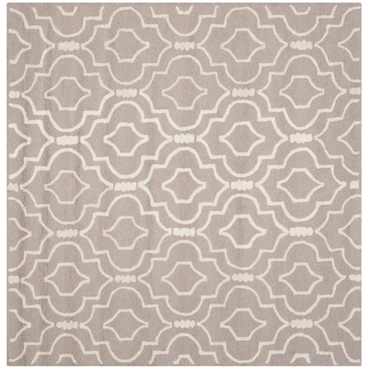 SAFAVIEH Cambridge CAM141J Handmade Beige / Ivory Rug Image 6