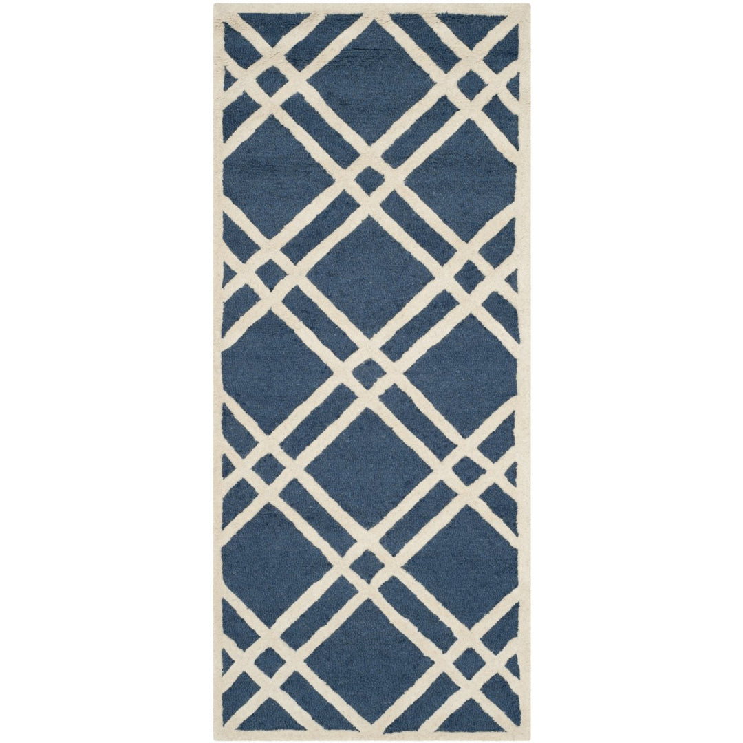 SAFAVIEH Cambridge CAM142G Navy Blue / Ivory Rug Image 5