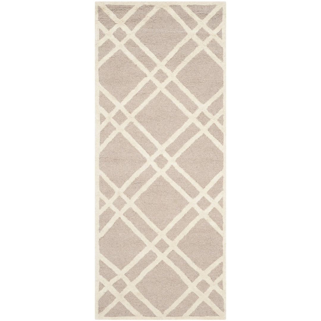 SAFAVIEH Cambridge CAM142J Handmade Beige / Ivory Rug Image 5