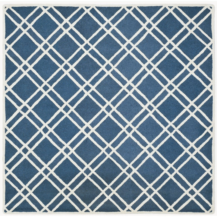 SAFAVIEH Cambridge CAM142G Navy Blue / Ivory Rug Image 6