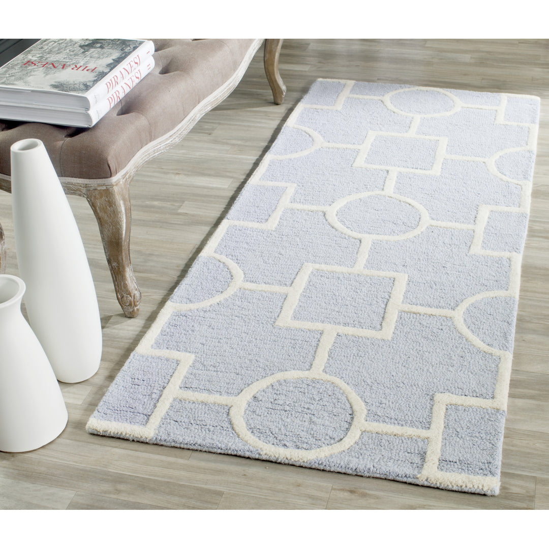 SAFAVIEH Cambridge CAM143A Light Blue / Ivory Rug Image 3