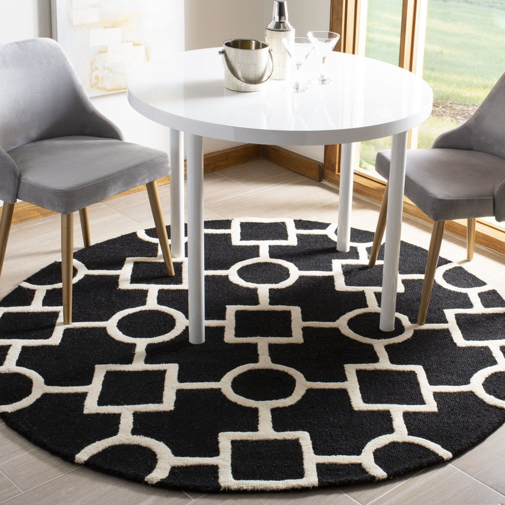 SAFAVIEH Cambridge CAM143E Handmade Black / Ivory Rug Image 2