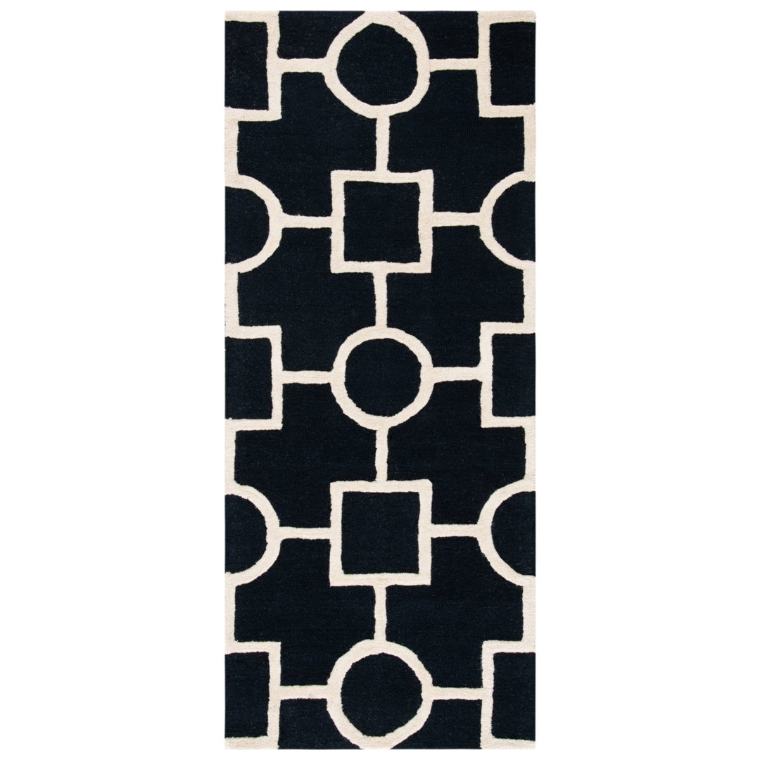 SAFAVIEH Cambridge CAM143E Handmade Black / Ivory Rug Image 1