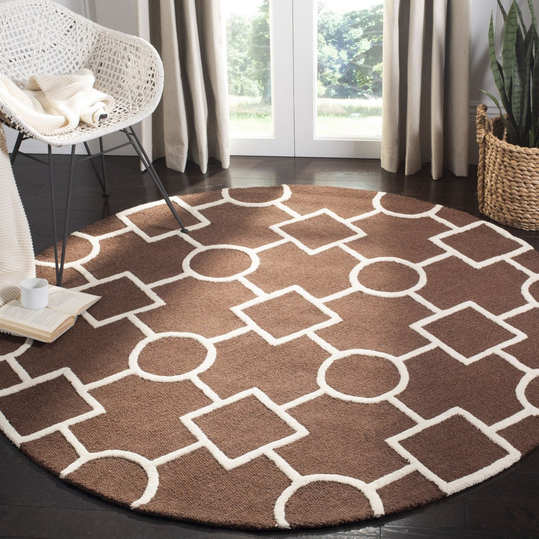 SAFAVIEH Cambridge CAM143H Dark Brown / Ivory Rug Image 2