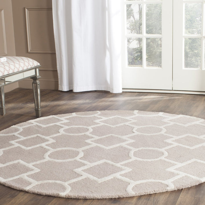 SAFAVIEH Cambridge CAM143J Handmade Beige / Ivory Rug Image 2