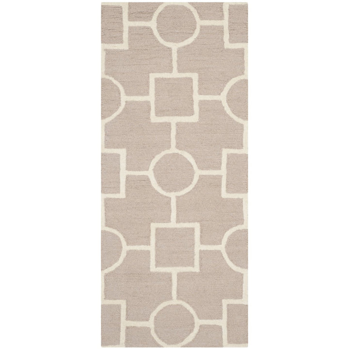 SAFAVIEH Cambridge CAM143J Handmade Beige / Ivory Rug Image 5