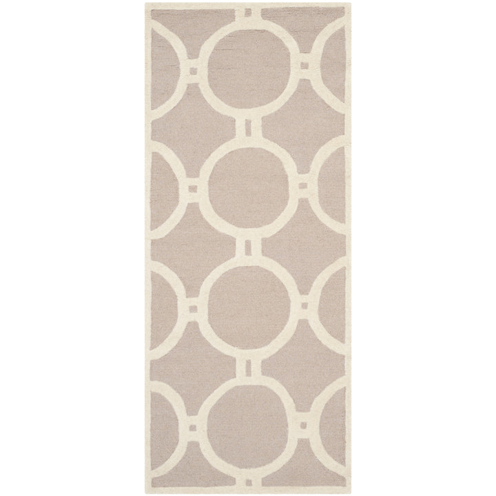 SAFAVIEH Cambridge CAM145J Handmade Beige / Ivory Rug Image 5