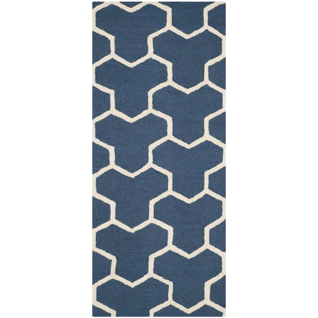 SAFAVIEH Cambridge CAM146G Navy Blue / Ivory Rug Image 4