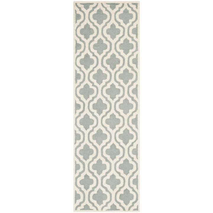 SAFAVIEH Cambridge CAM152A Handmade Spa / Ivory Rug Image 1