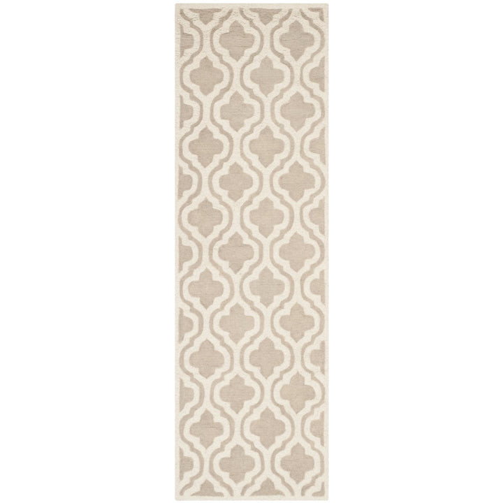 SAFAVIEH Cambridge CAM152B Handmade Mocha / Ivory Rug Image 1