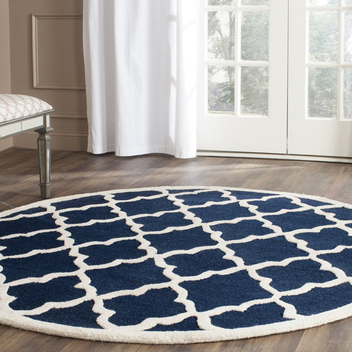 SAFAVIEH Cambridge CAM312M Handmade Navy / Ivory Rug Image 2