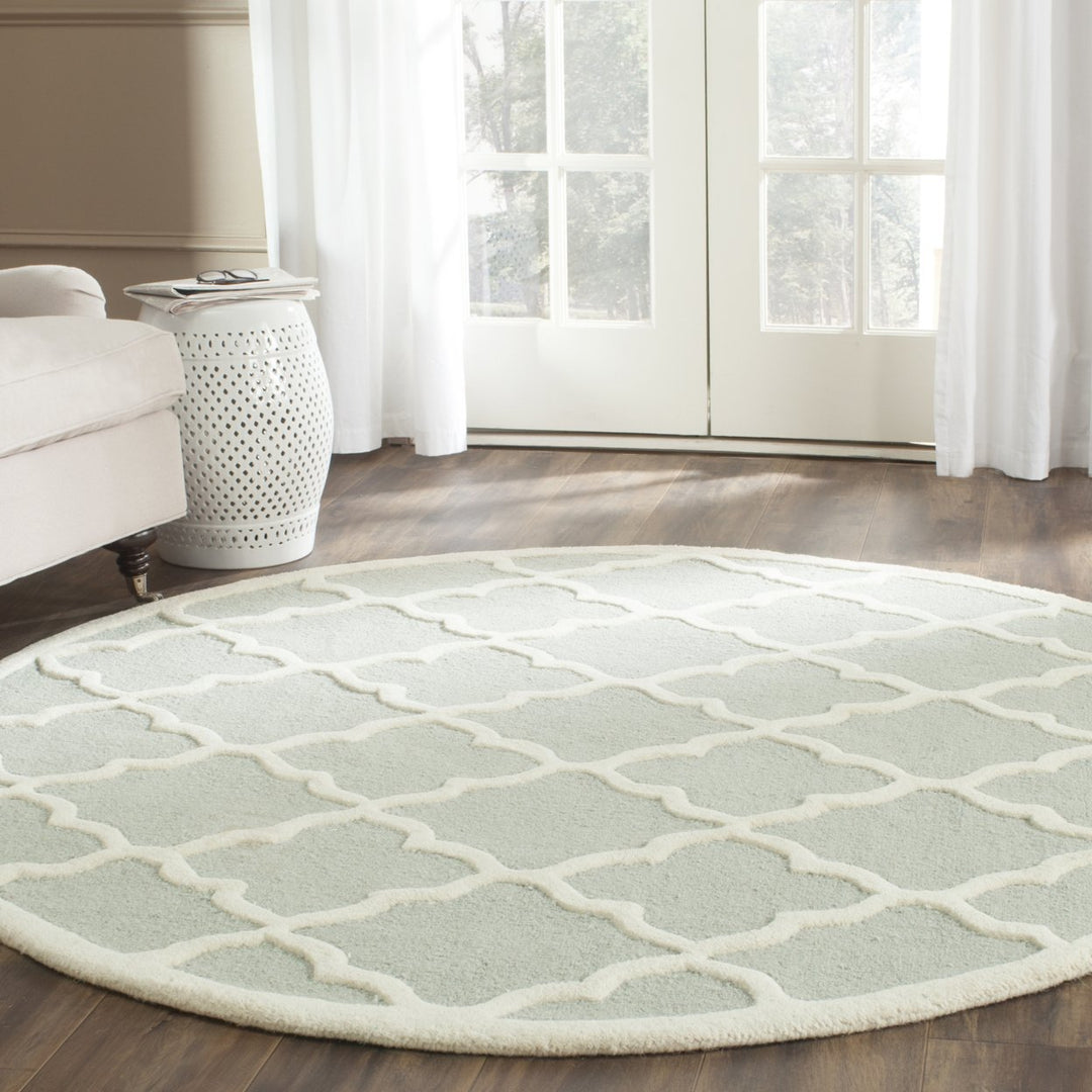 SAFAVIEH Cambridge CAM312L Light Grey / Ivory Rug Image 2