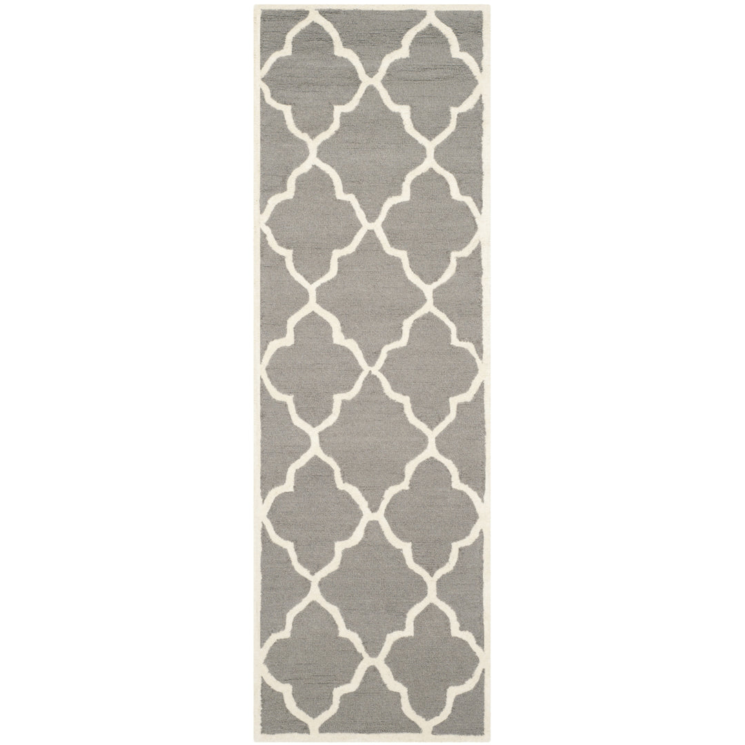 SAFAVIEH Cambridge CAM312D Dark Grey / Ivory Rug Image 5