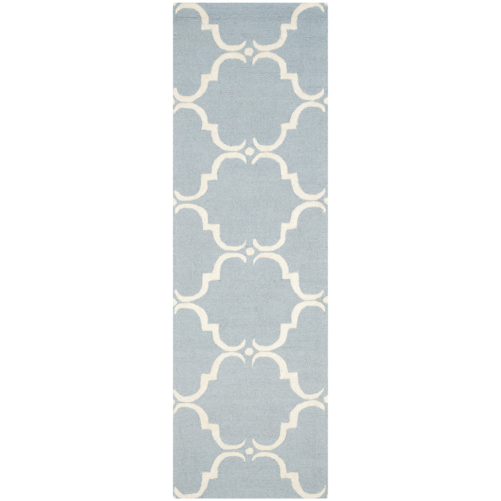 SAFAVIEH Cambridge CAM703B Handmade Blue / Ivory Rug Image 5