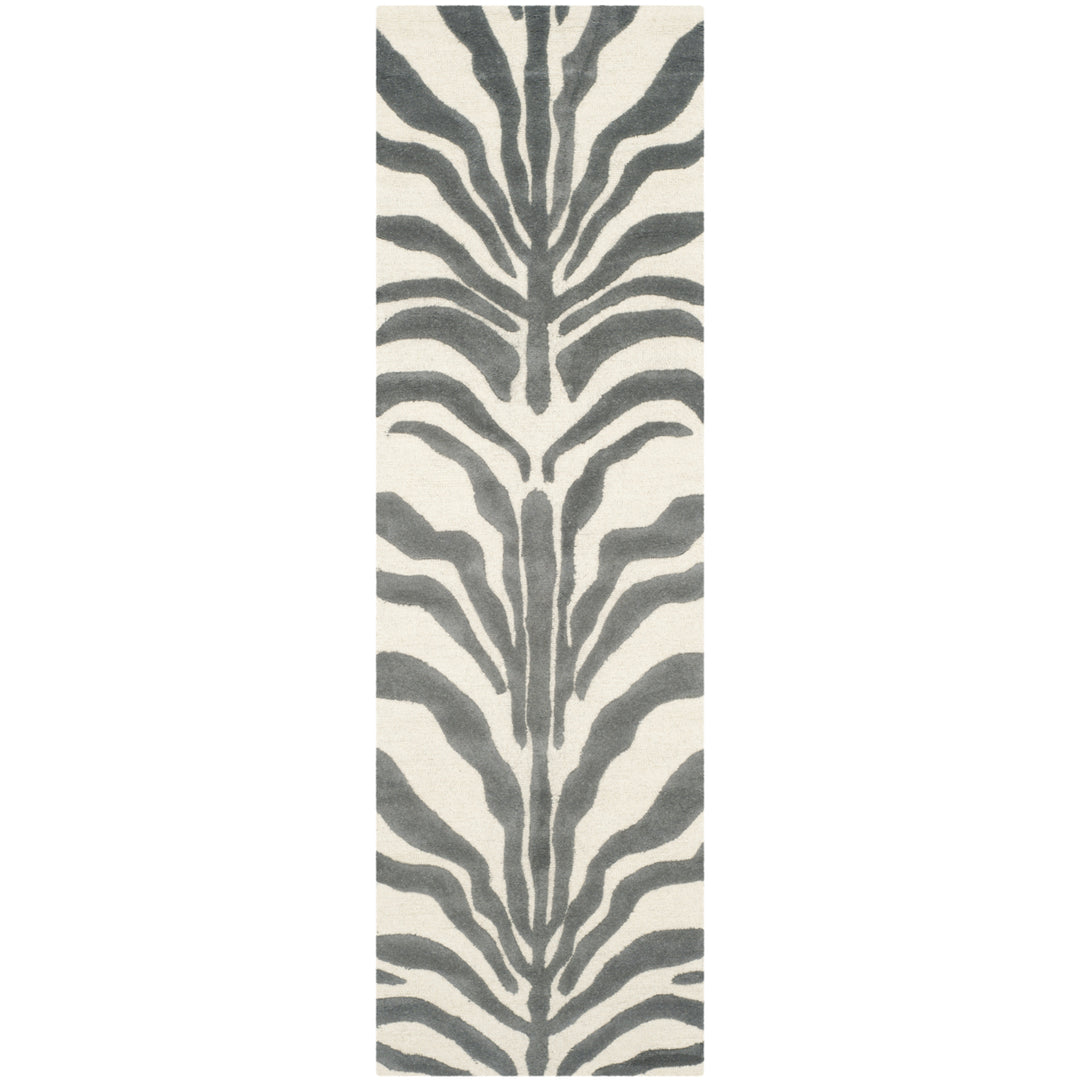 SAFAVIEH Cambridge CAM709A Ivory / Dark Grey Rug Image 5