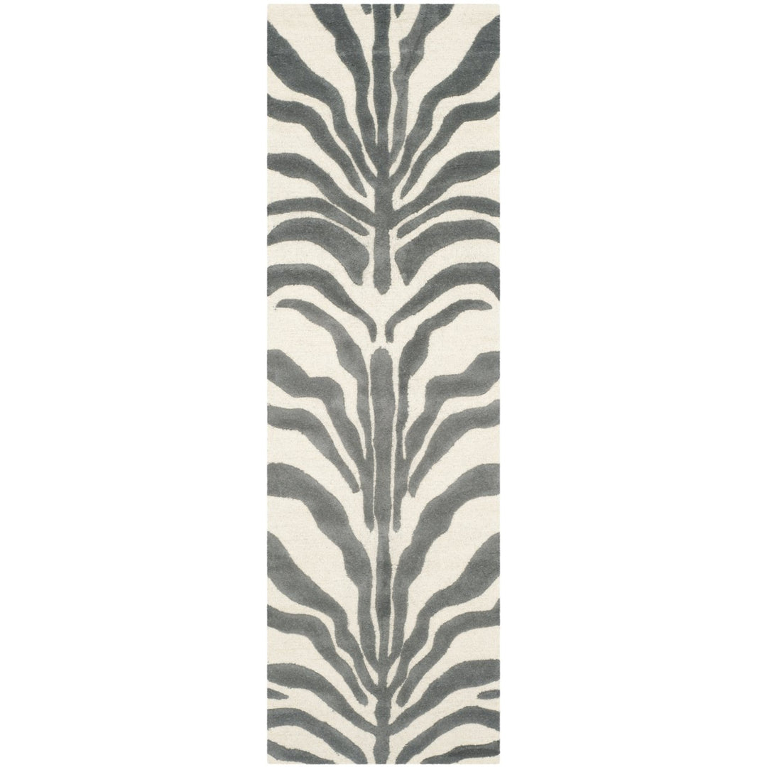 SAFAVIEH Cambridge CAM709A Ivory / Dark Grey Rug Image 1