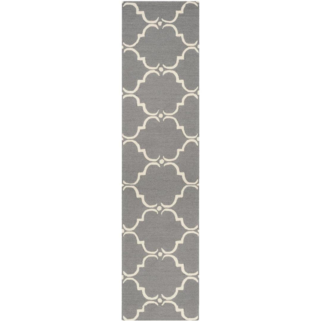 SAFAVIEH Cambridge CAM703D Dark Grey / Ivory Rug Image 3