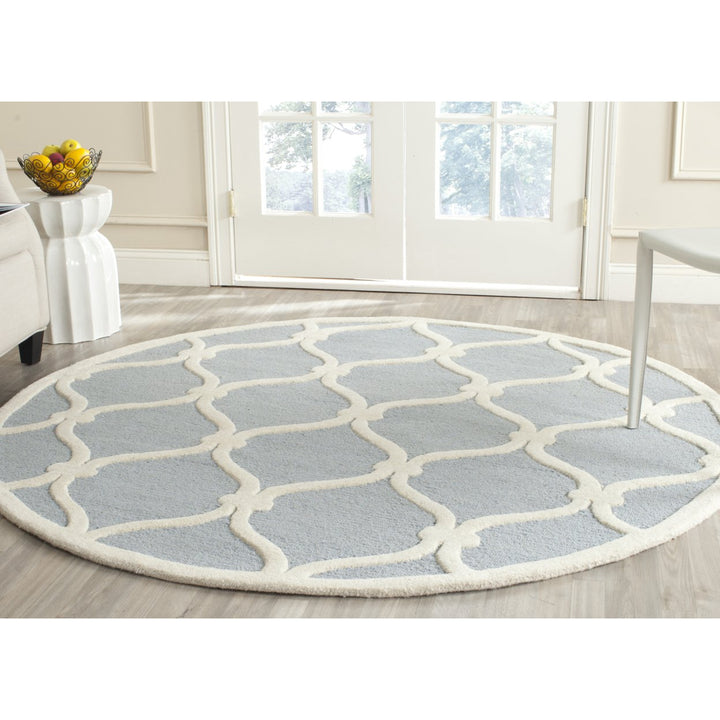 SAFAVIEH Cambridge CAM710B Handmade Blue / Ivory Rug Image 2