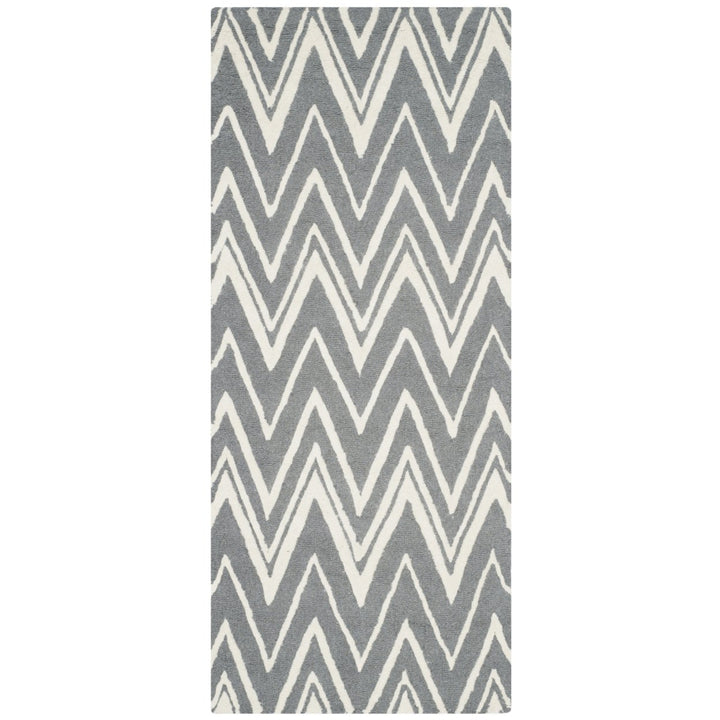 SAFAVIEH Cambridge CAM711D Dark Grey / Ivory Rug Image 1