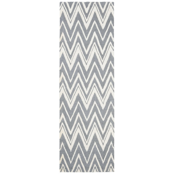 SAFAVIEH Cambridge CAM711D Dark Grey / Ivory Rug Image 1