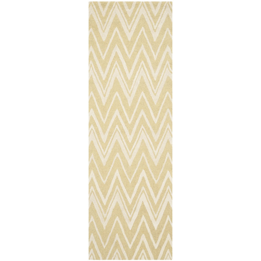 SAFAVIEH Cambridge CAM711L Light Gold / Ivory Rug Image 4