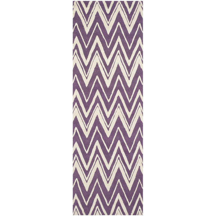 SAFAVIEH Cambridge CAM711P Handmade Purple /Ivory Rug Image 5