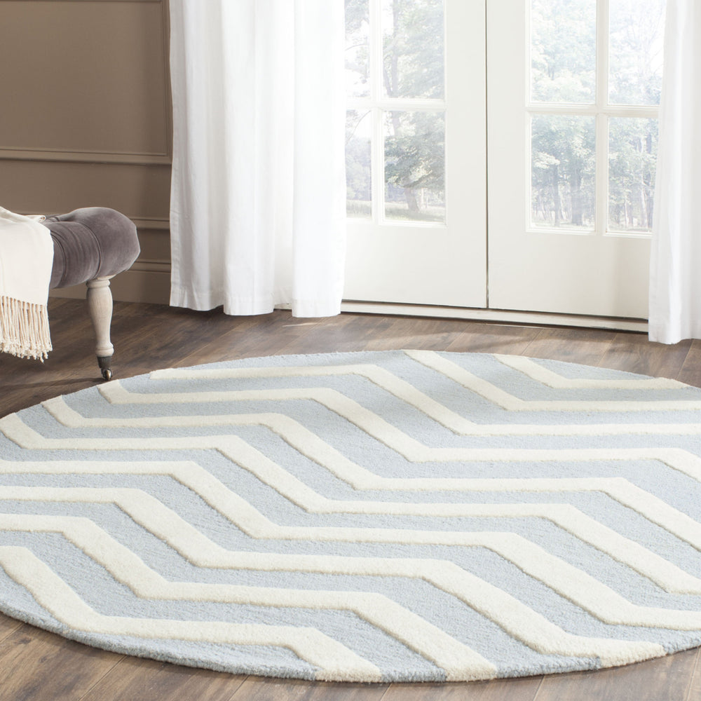 SAFAVIEH Cambridge CAM714B Handmade Blue / Ivory Rug Image 2