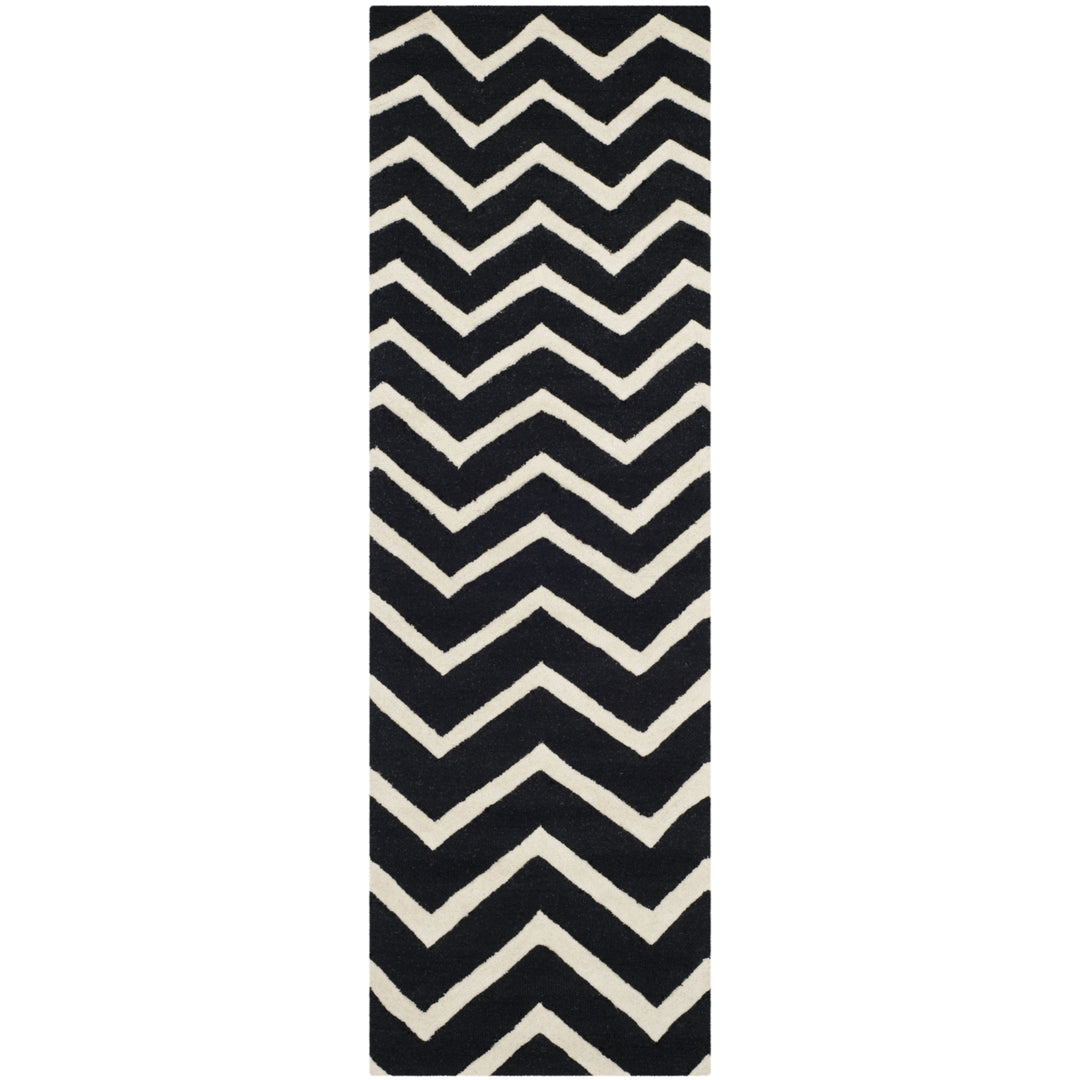 SAFAVIEH Cambridge CAM714K Handmade Black / Ivory Rug Image 5