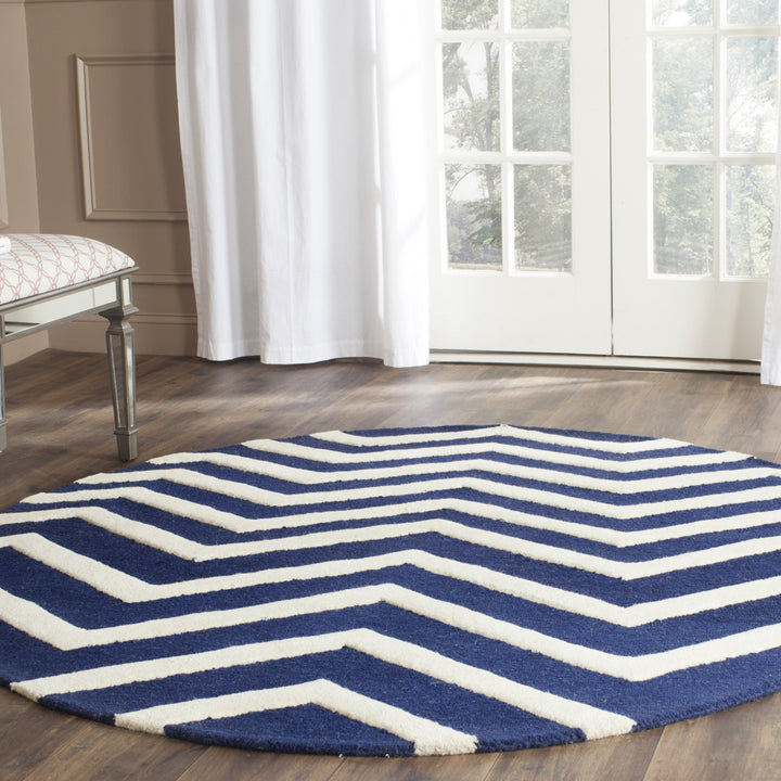 SAFAVIEH Cambridge CAM714M Handmade Navy / Ivory Rug Image 8