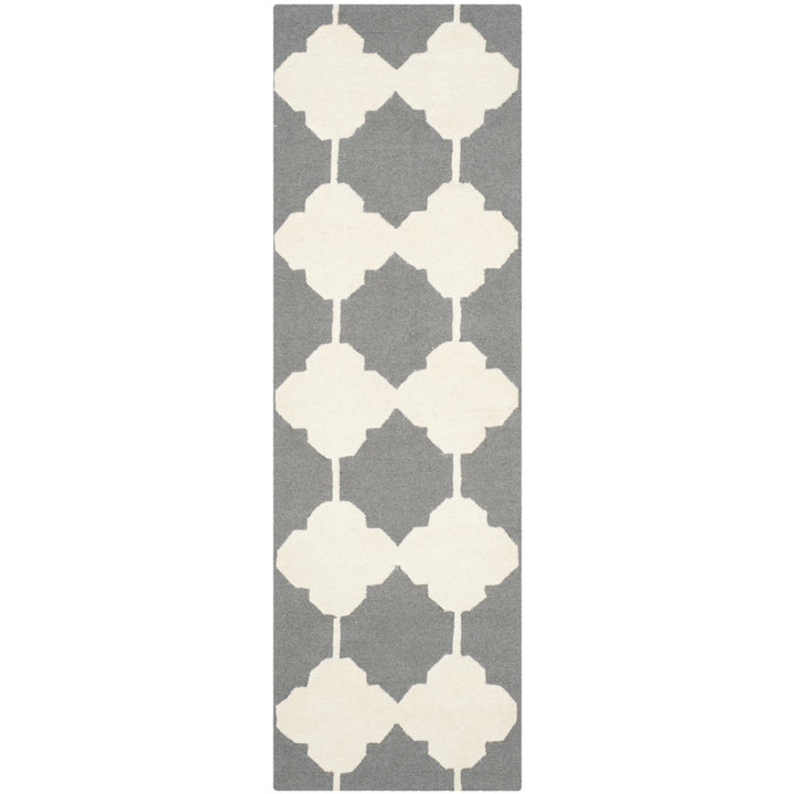 SAFAVIEH Cambridge CAM719D Dark Grey / Ivory Rug Image 3