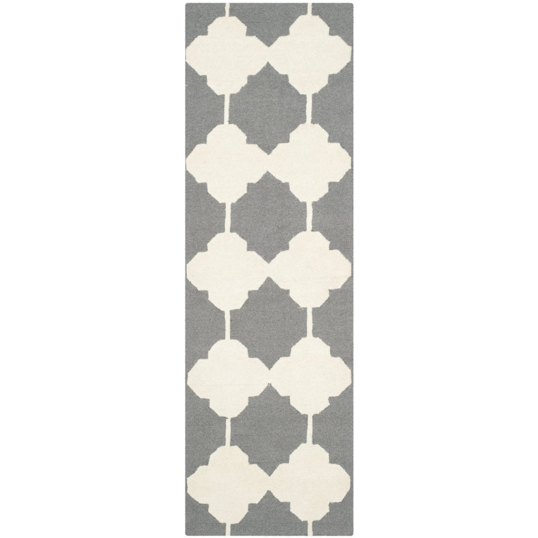 SAFAVIEH Cambridge CAM719D Dark Grey / Ivory Rug Image 1