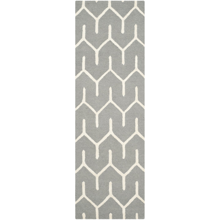 SAFAVIEH Cambridge CAM720D Dark Grey / Ivory Rug Image 3