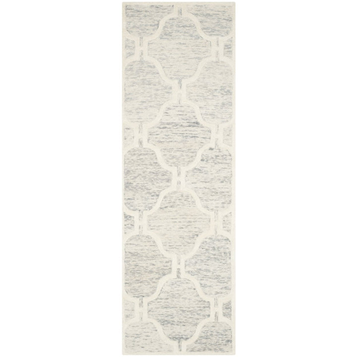 SAFAVIEH Cambridge CAM727G Light Grey / Ivory Rug Image 1