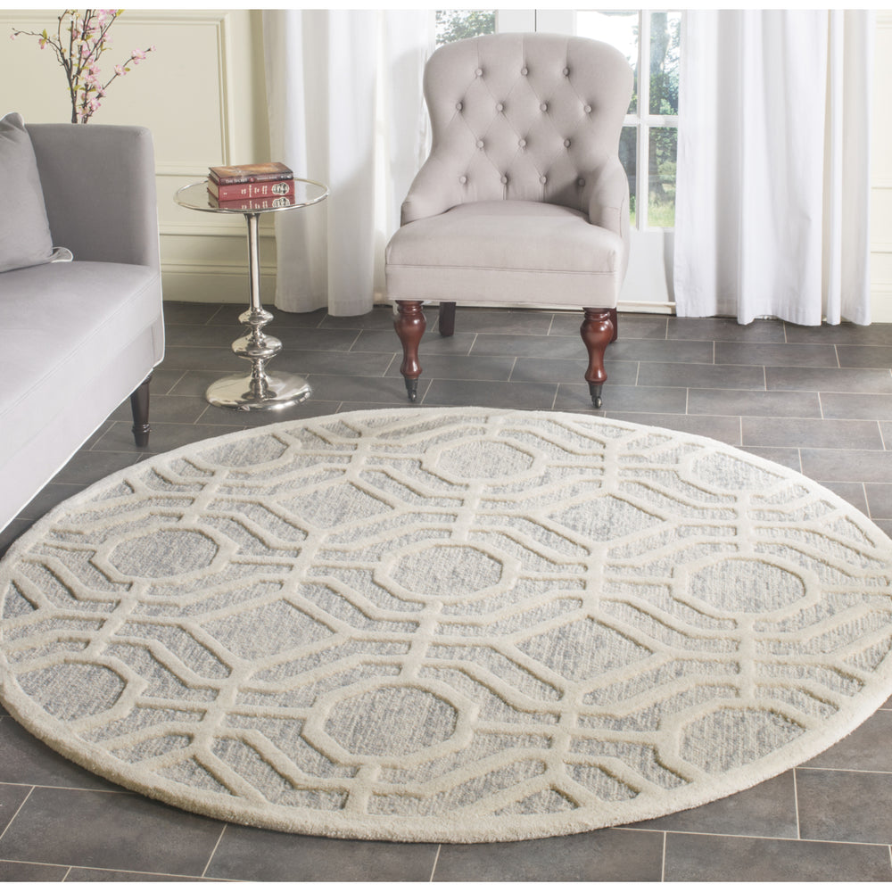 SAFAVIEH Cambridge CAM726G Light Grey / Ivory Rug Image 2