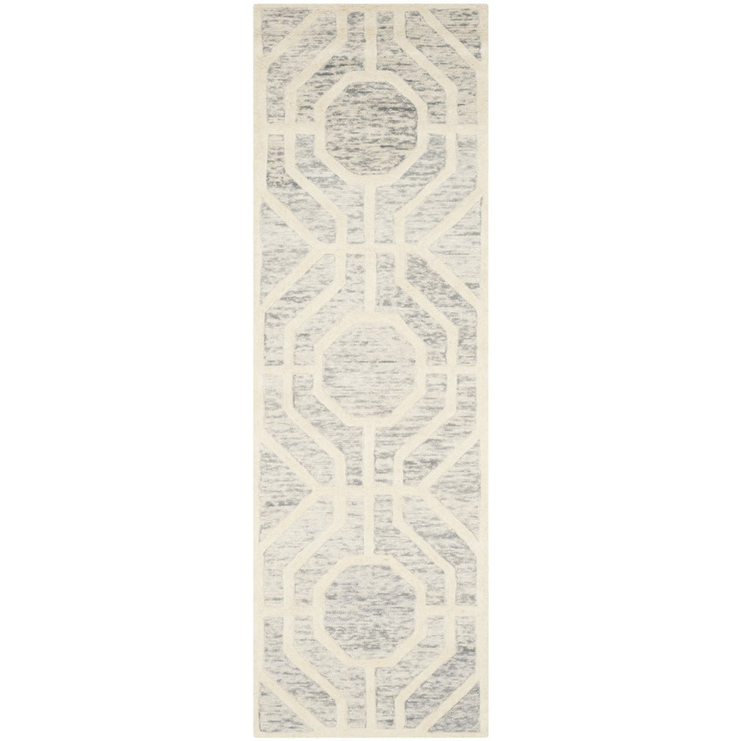 SAFAVIEH Cambridge CAM726G Light Grey / Ivory Rug Image 1