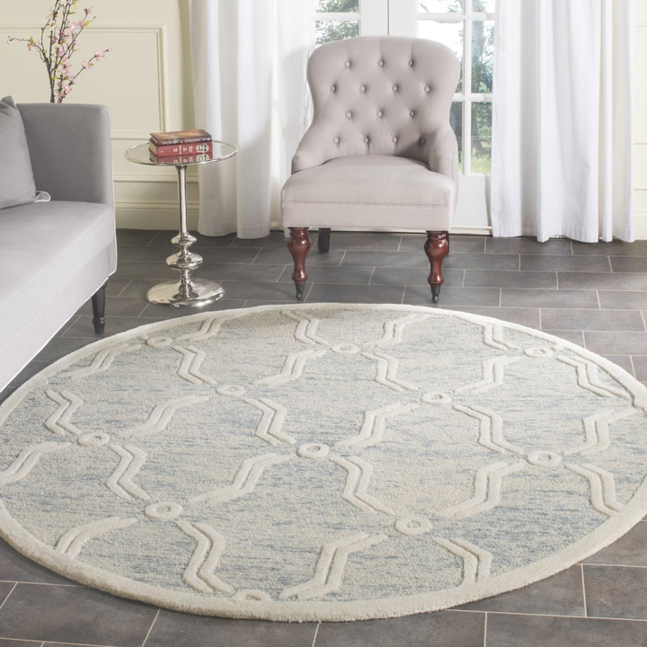 SAFAVIEH Cambridge CAM728B Light Blue / Ivory Rug Image 2