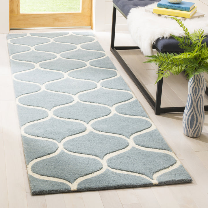 SAFAVIEH Cambridge CAM730B Light Blue / Ivory Rug Image 3