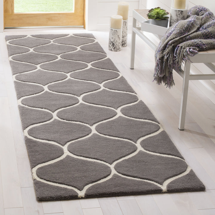 SAFAVIEH Cambridge CAM730D Dark Grey / Ivory Rug Image 3