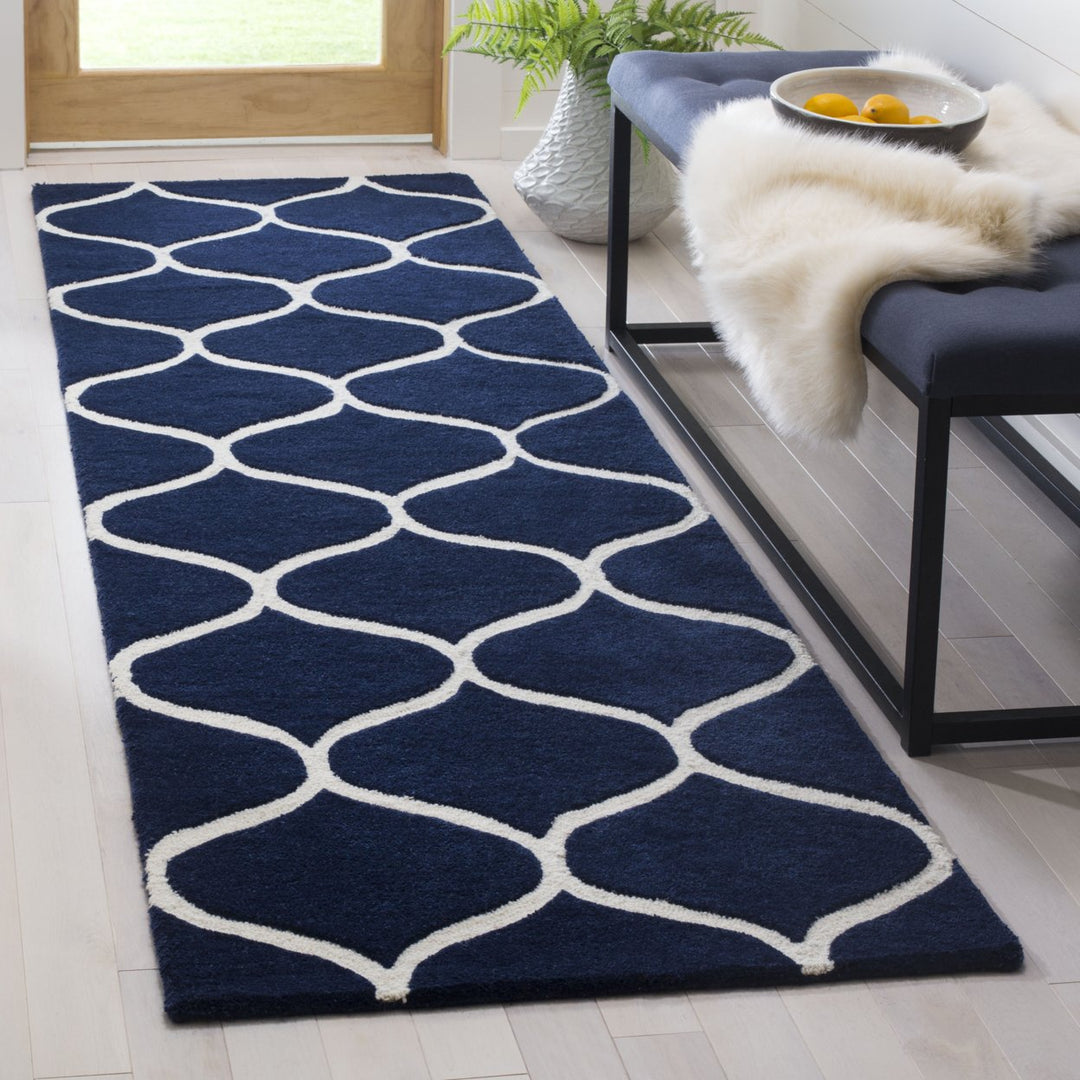 SAFAVIEH Cambridge CAM730M Dark Blue / Ivory Rug Image 3