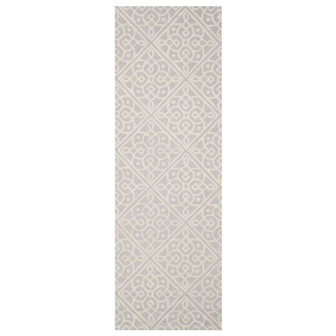 SAFAVIEH Cambridge CAM731G Light Grey / Ivory Rug Image 1