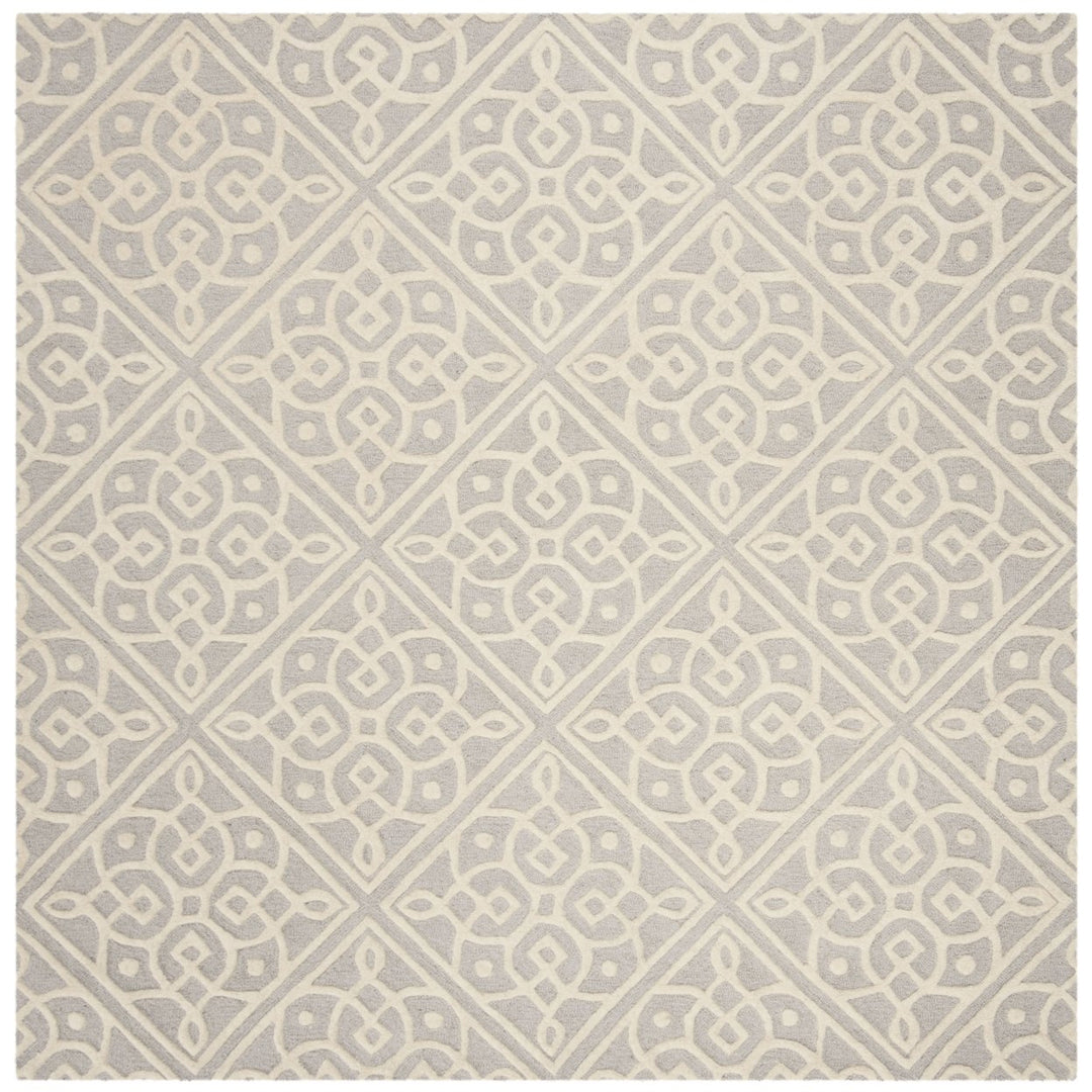 SAFAVIEH Cambridge CAM731G Light Grey / Ivory Rug Image 1