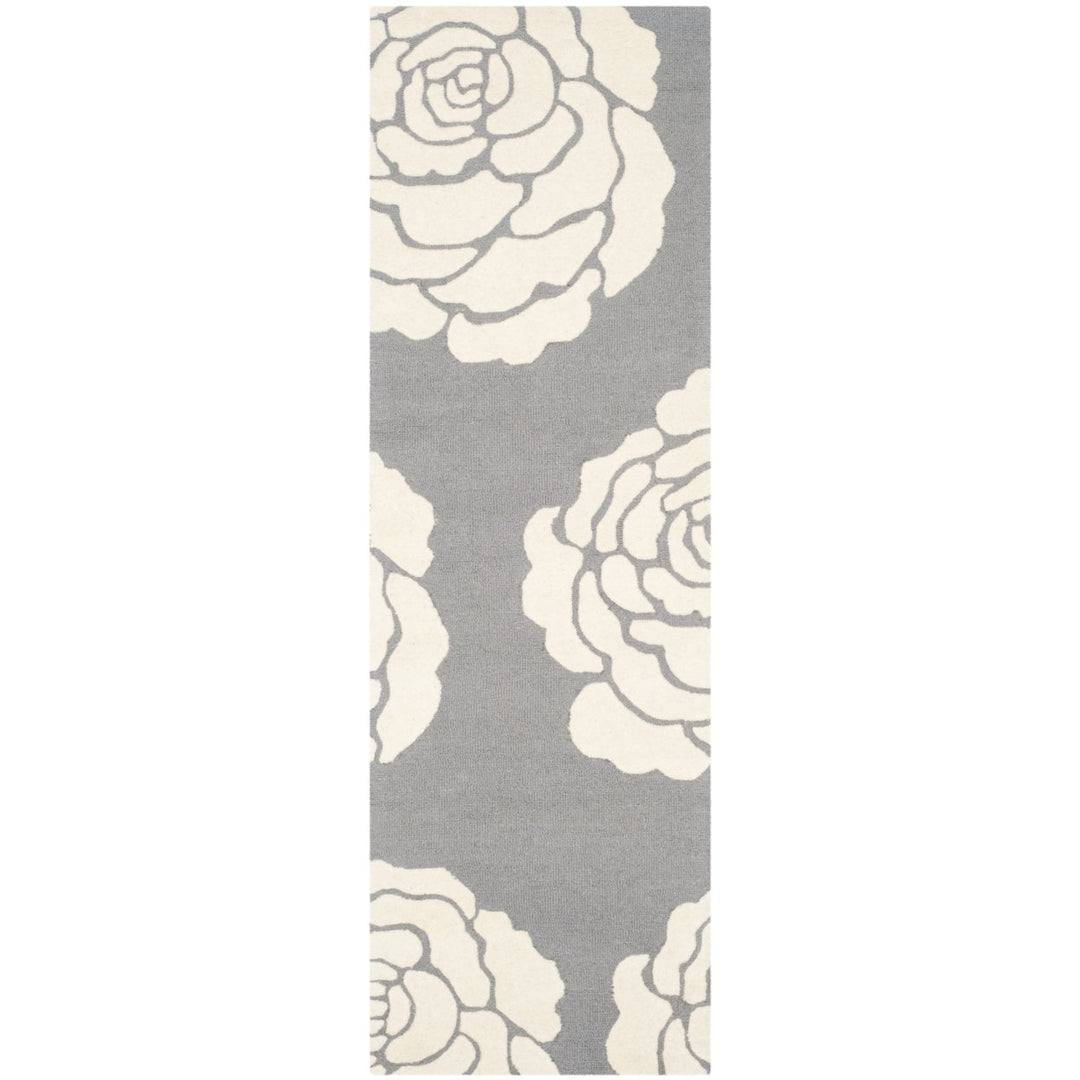 SAFAVIEH Cambridge CAM782D Dark Grey / Ivory Rug Image 1