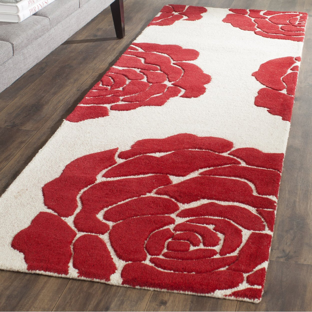 SAFAVIEH Cambridge CAM782I Handmade Ivory / Red Rug Image 3