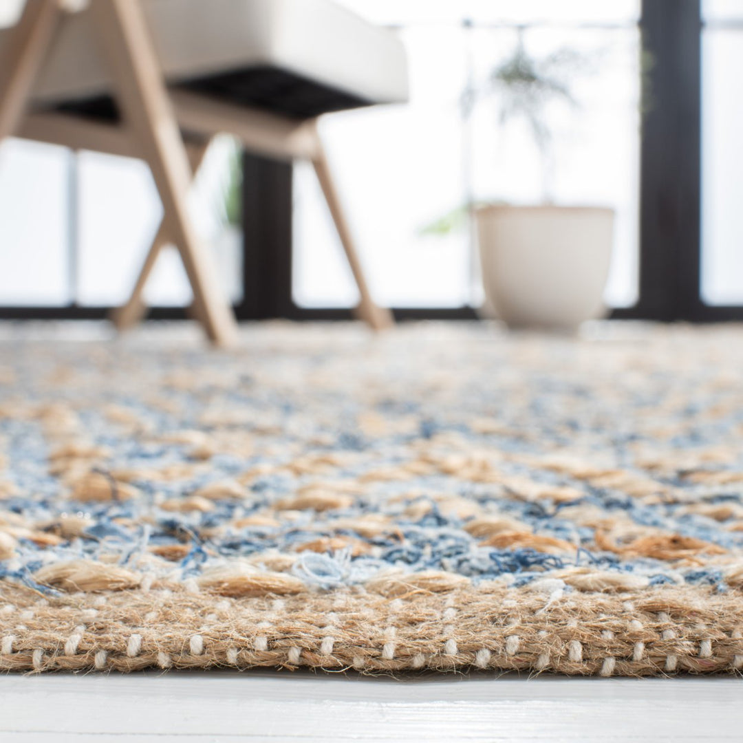 SAFAVIEH Cape Cod CAP350A Handwoven Natural / Blue Rug Image 6