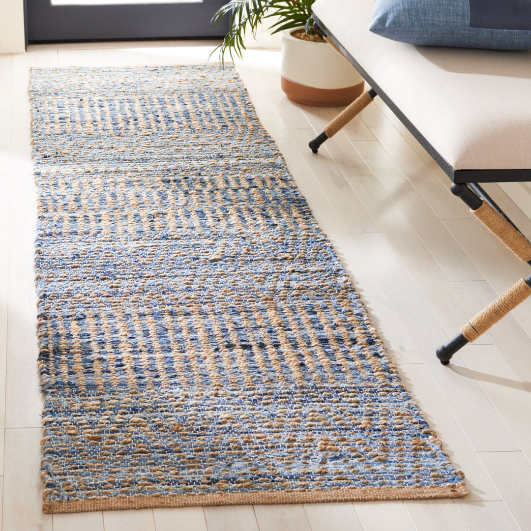 SAFAVIEH Cape Cod CAP353A Handwoven Natural / Blue Rug Image 2