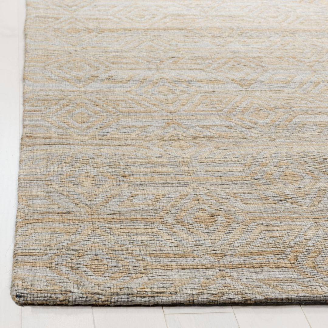 SAFAVIEH Cape Cod CAP412A Handwoven Grey / Sand Rug Image 7