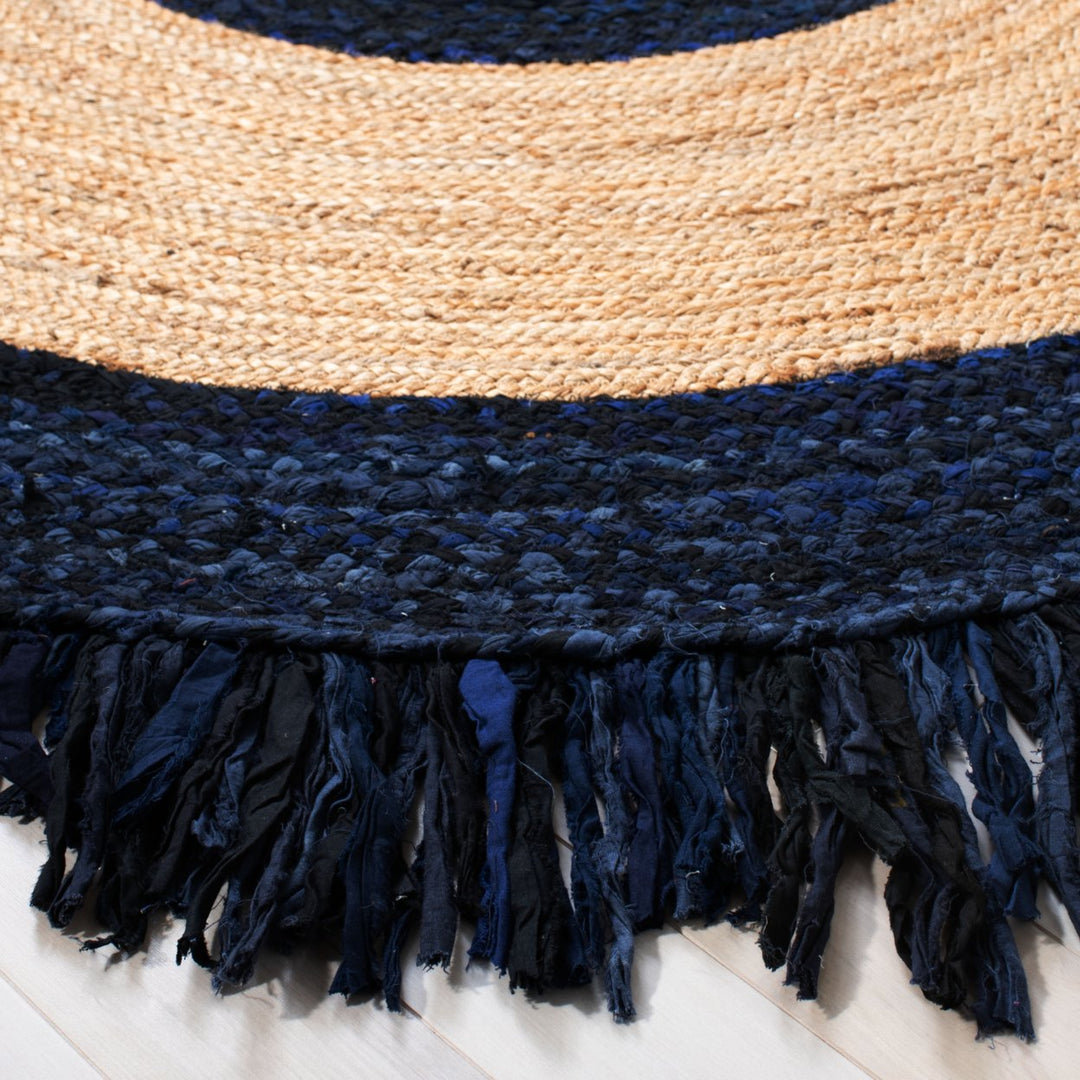 SAFAVIEH Cape Cod CAP701N Handwoven Navy / Natural Rug Image 4