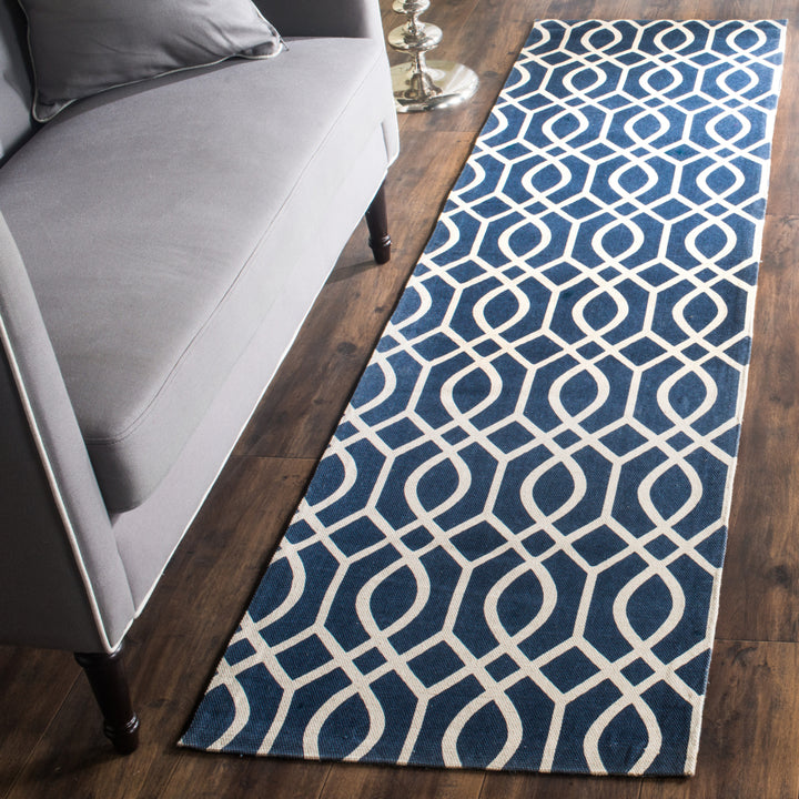 SAFAVIEH Cedar Brook CDR141D Handmade Navy / Ivory Rug Image 3