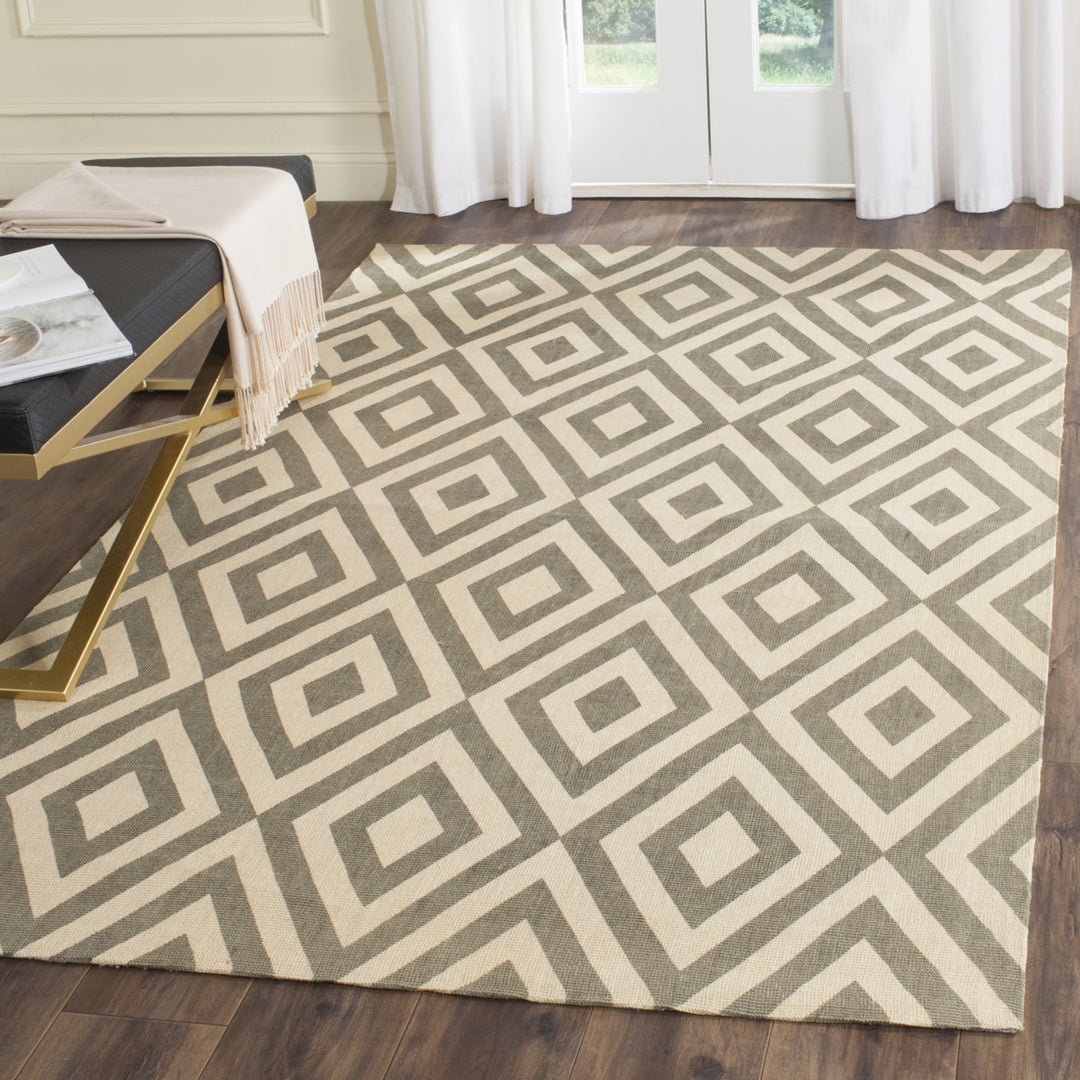 SAFAVIEH Cedar Brook CDR238D Handmade Ivory / Grey Rug Image 1